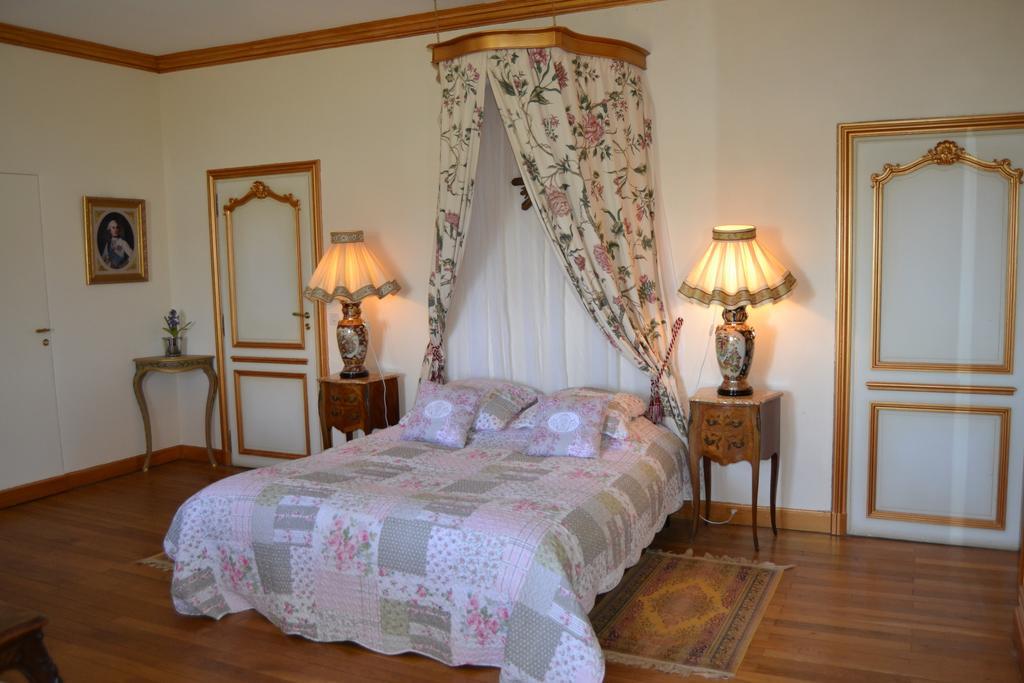 Vallon-en-Sully Chateau De Peufeilhoux מראה חיצוני תמונה